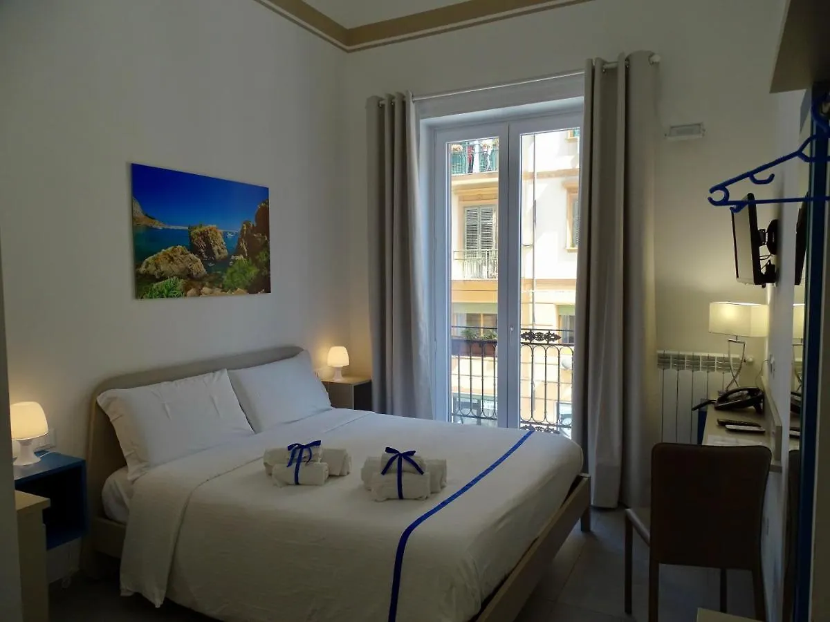 Le Quattro Stagioni - Rooms & Suites Palermo Bed & Breakfast