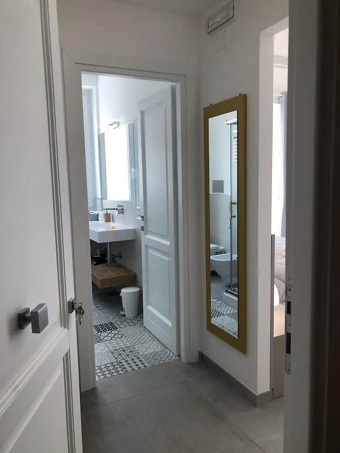 Le Quattro Stagioni - Rooms & Suites Palermo 2*,  Italy